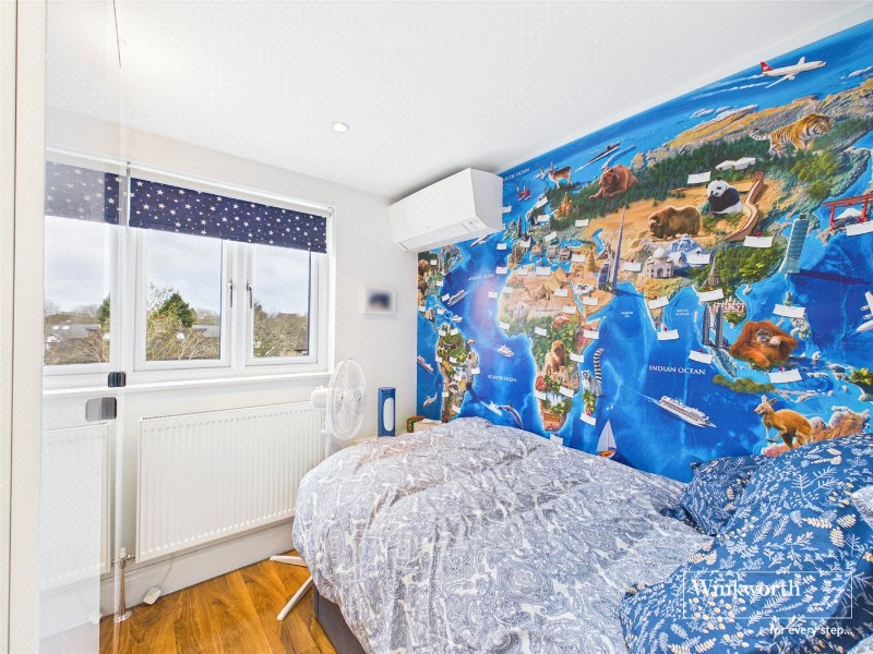 Edgwarebury Lane, Edgware, HA8