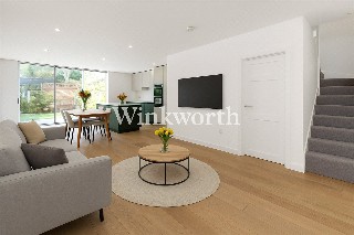 Empire Avenue, London, N18