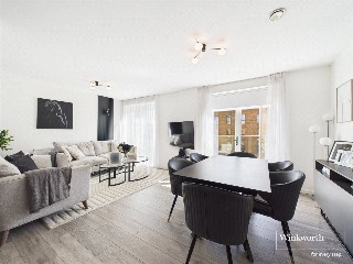 13 Trobridge Parade, Grahame Park Way, London, NW9
