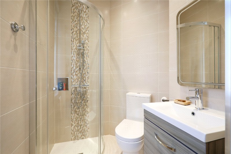 Gunnersbury Avenue, London, W5