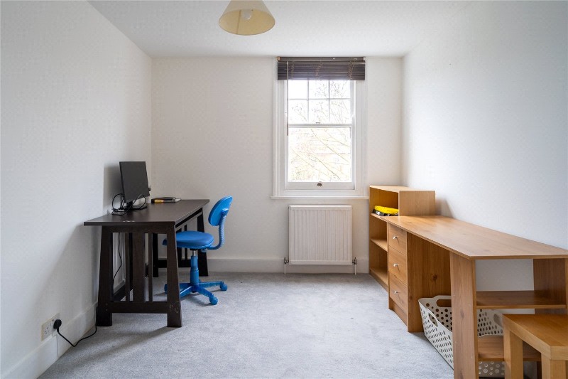 Kings Avenue, London, SW4