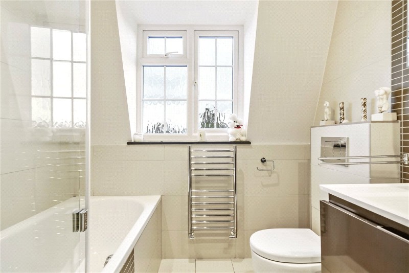 Tring Avenue, London, W5