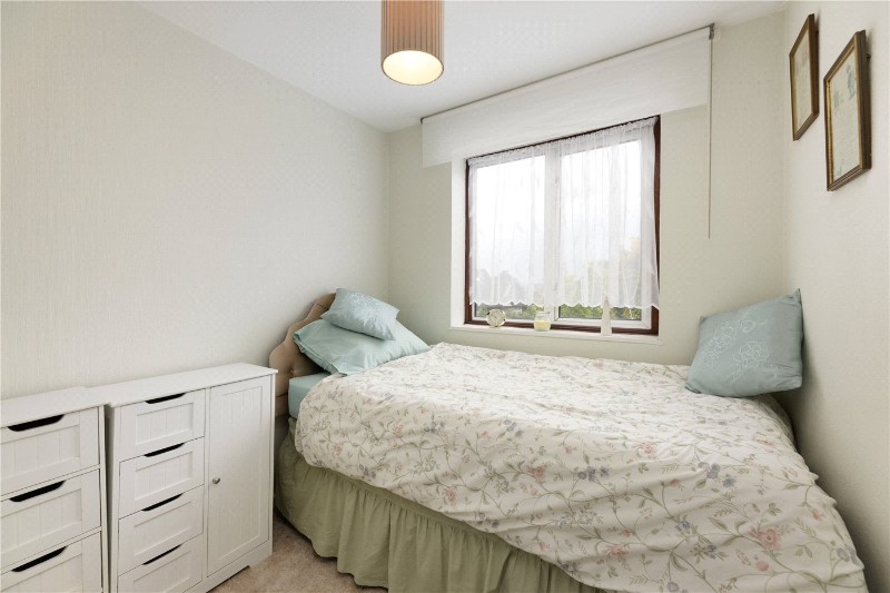 Peterstow Close, London, SW19