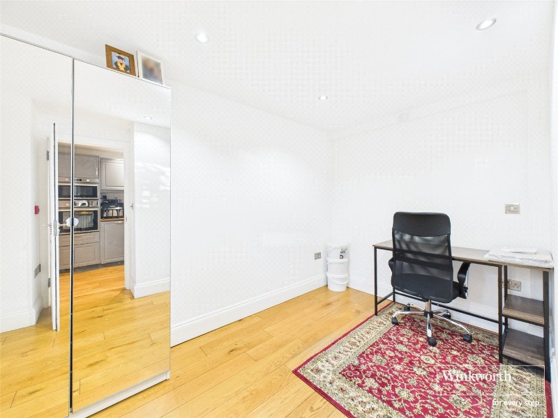 Renters Avenue, London, NW4