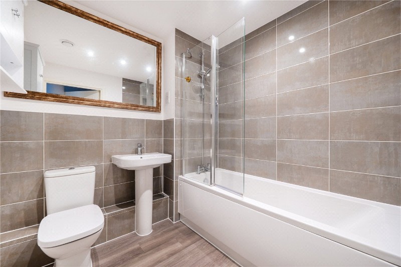 Nightingale Walk, Farnham, Surrey, GU9