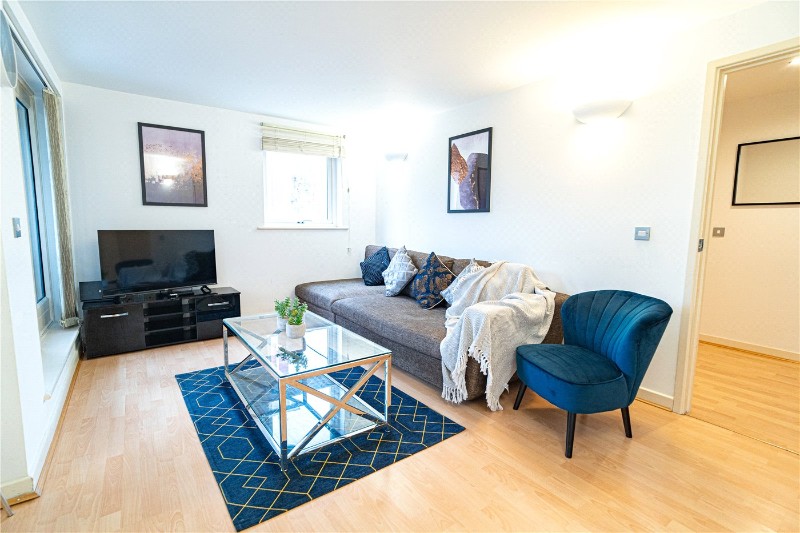 Wellington Square, London, N1