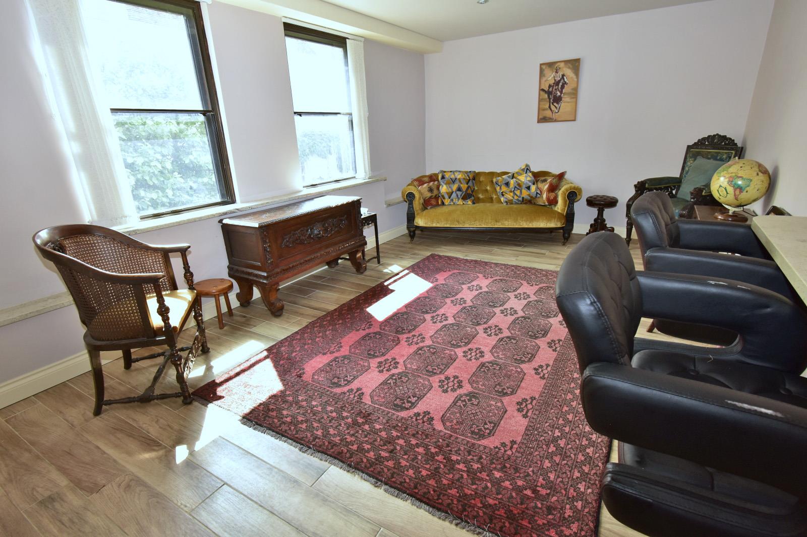 A SITTING ROOM 2.JPG