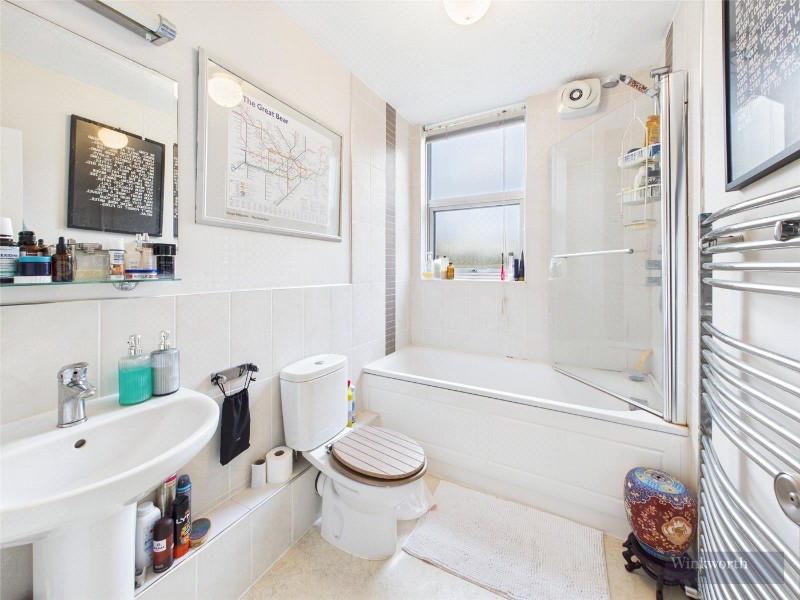 Hampton Court Road, East Molesey, KT8