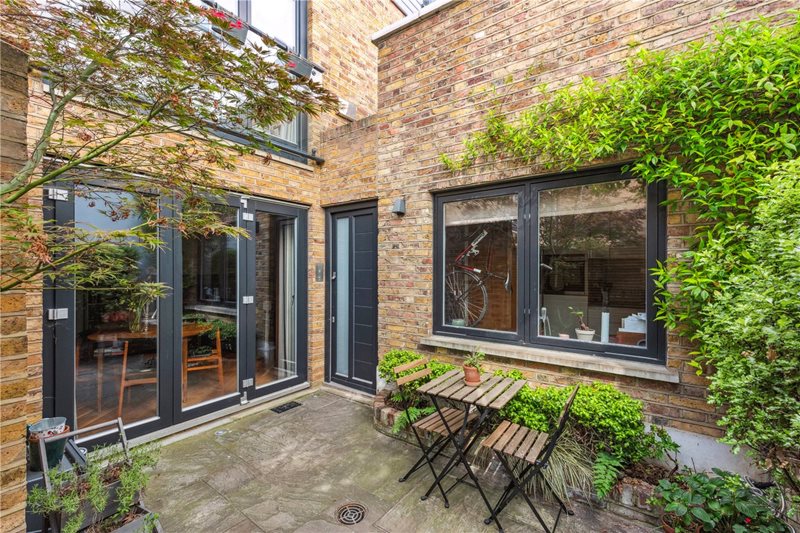 Elysian Mews, London, N7