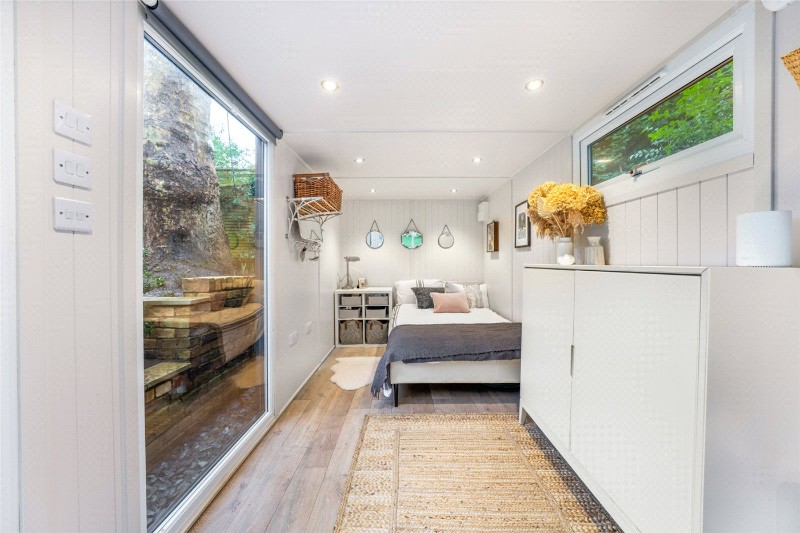 Randolph Avenue, London, W9