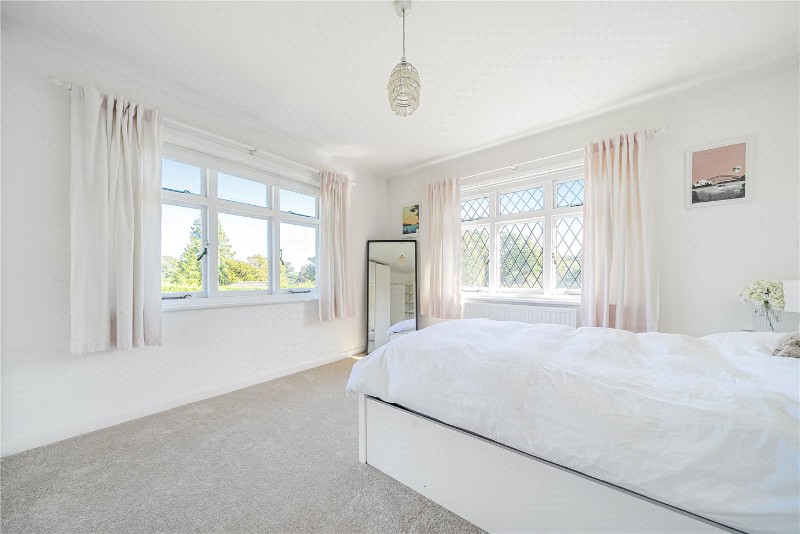 Frensham Road, Lower Bourne, Farnham, GU10