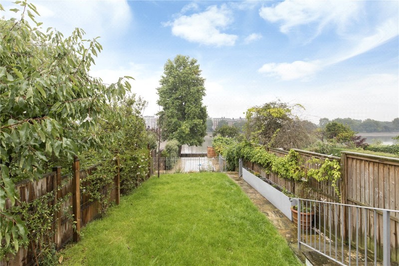 Deodar Road, London, SW15