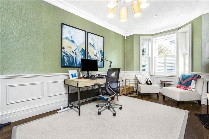 Beverley Road, Barnes, London, SW13