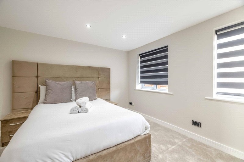 Hewlett Place, Bagshot, Surrey, GU19