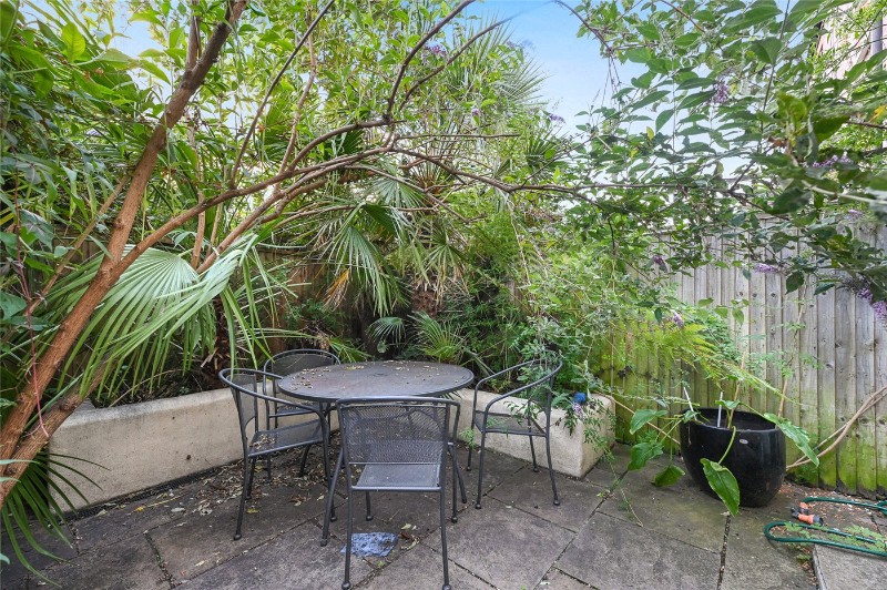 Thorpebank Road, London, W12
