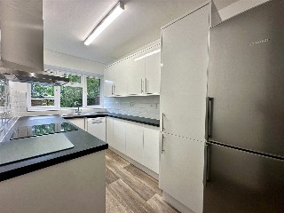 Weydon Lane, Farnham, Surrey, GU9