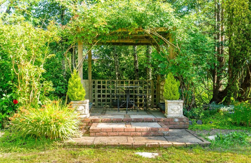 Holt Lane, Holt, Wimborne, Dorset, BH21
