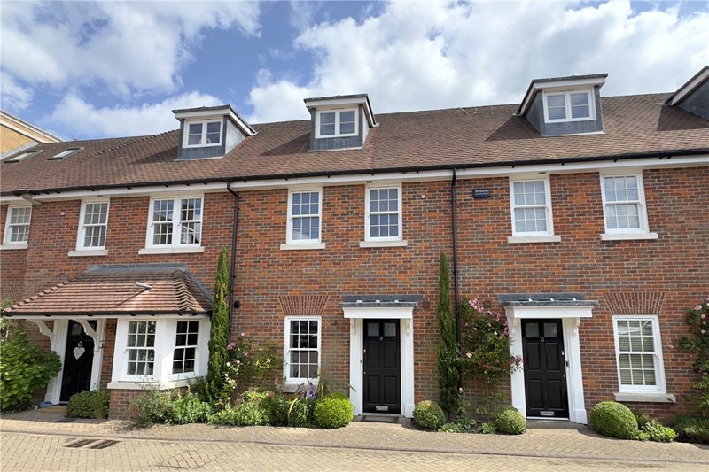Blue Dragon Yard, Beaconsfield, Buckinghamshire, HP9