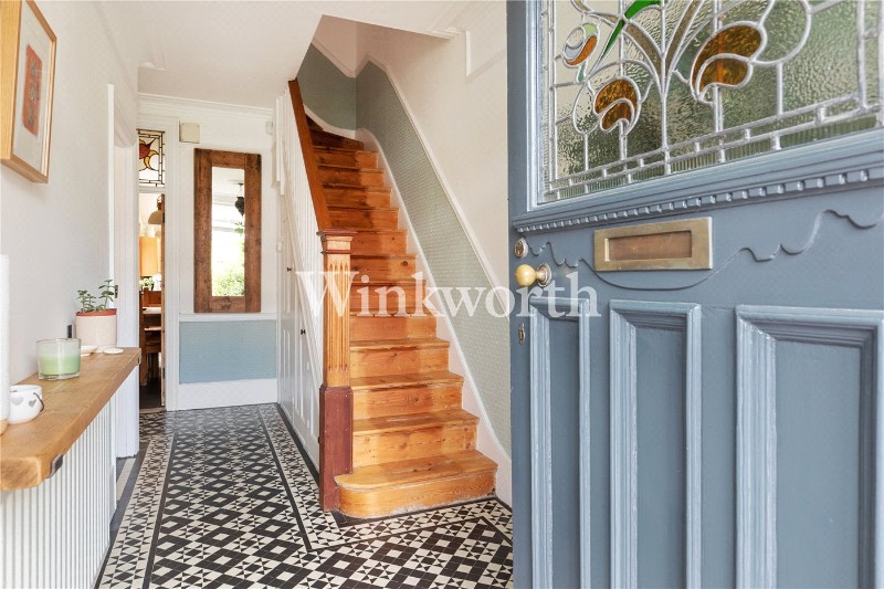 Caversham Avenue, London, N13