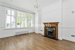 Chimes Avenue, London, N13