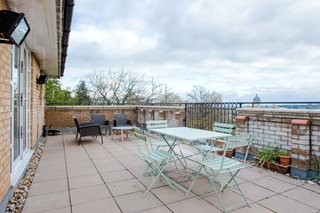 Sparkford Gardens, Friern Barnet, London, N11