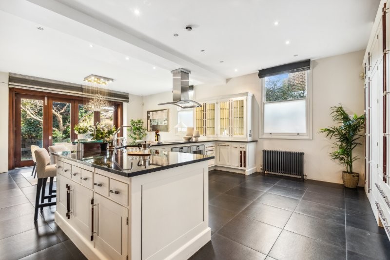 Castelnau, Barnes, London, SW13