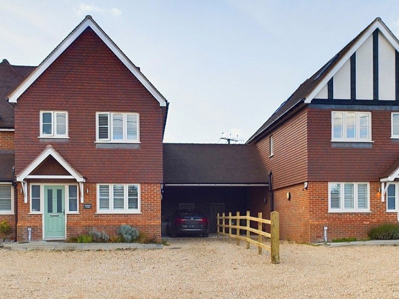Uxmore Road, Checkendon, Reading, Oxfordshire, RG8