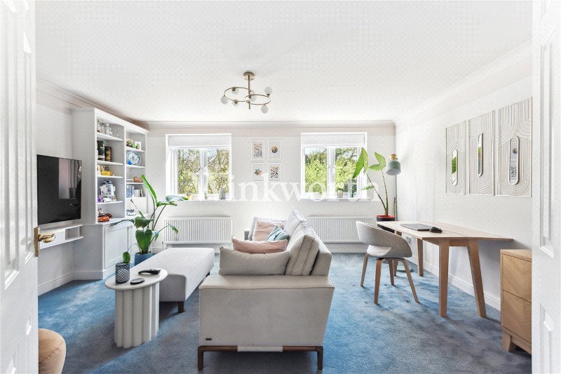 Westminster Drive, London, N13