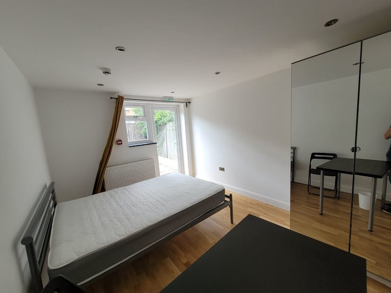 Milton Court Road, London, SE14