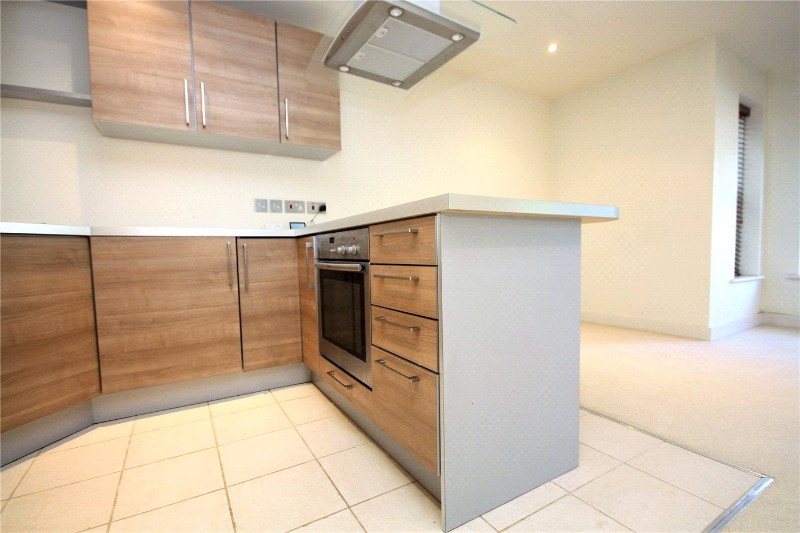 Le Petit Manoir, 70 Lansdowne Road, Bournemouth, Dorset, BH1