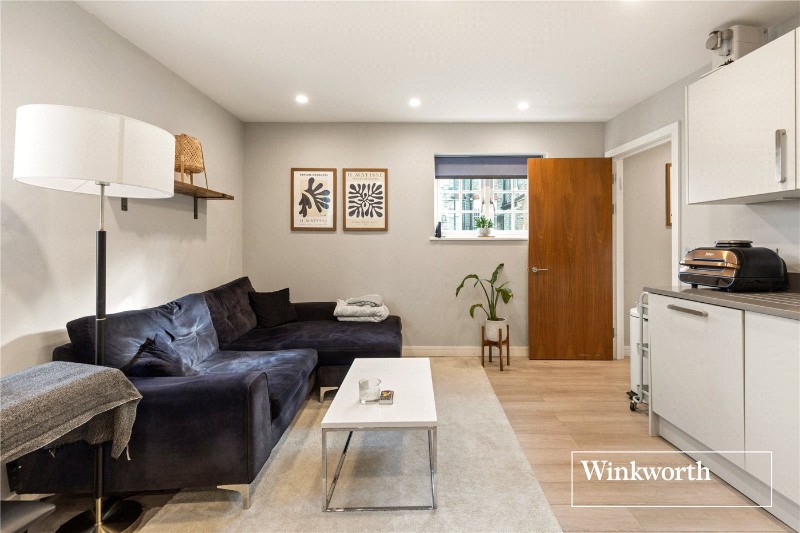 Cornwall Avenue, Finchley, London, N3