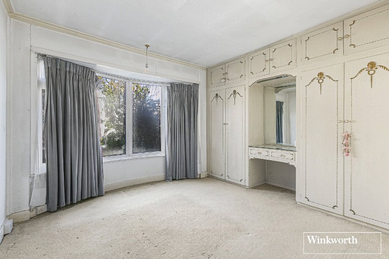 Sunbury Court Island, Sunbury-on-Thames, Surrey, TW16