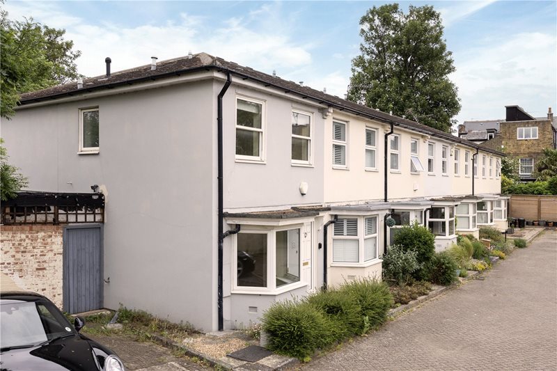 Spencer Walk, London, SW15
