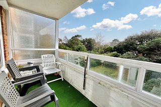 West Cliff Road, Bournemouth, BH4