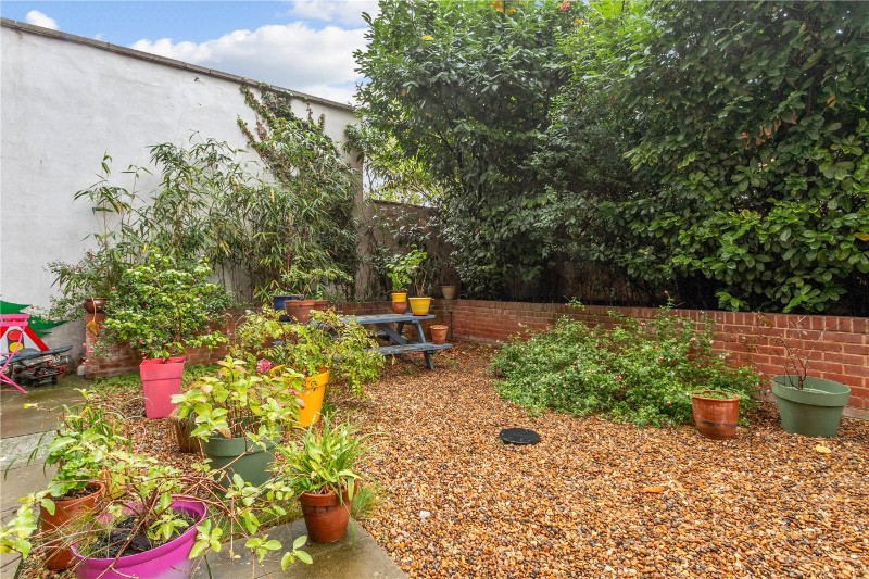 Goldsmiths Row, London, E2