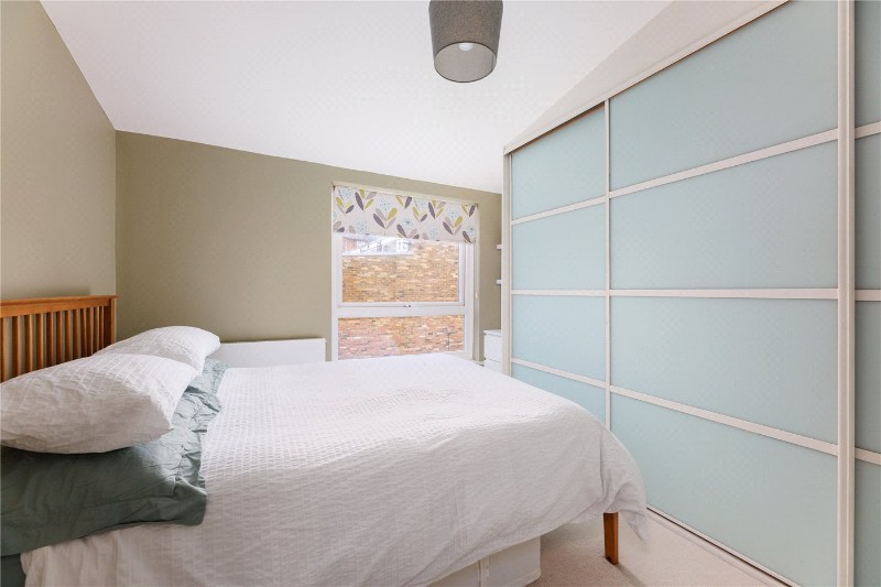 North Lodge Close, London, SW15