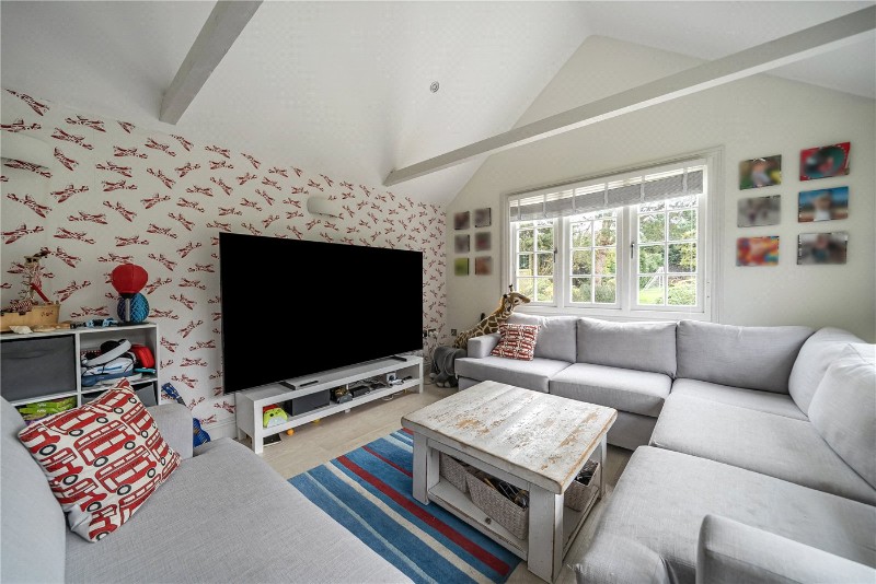 Searle Road, Farnham, Surrey, GU9