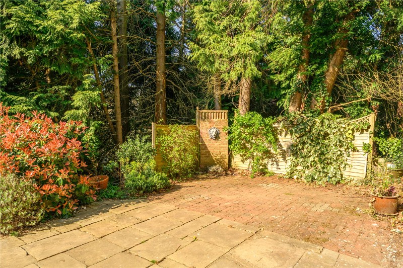 Cobbetts Hill, Weybridge, Surrey, KT13
