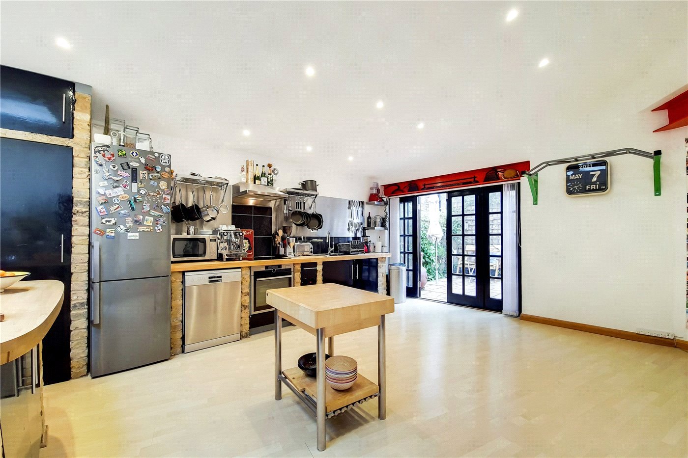 Kitchen / Reception