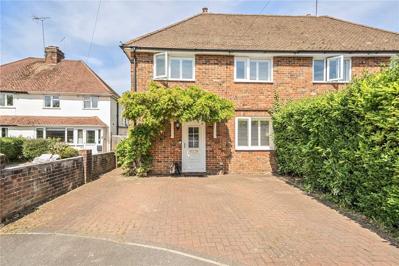 Coleson Hill Road, Wrecclesham, Farnham, Surrey, GU10