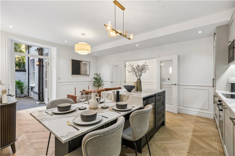 Nevern Square, London, SW5