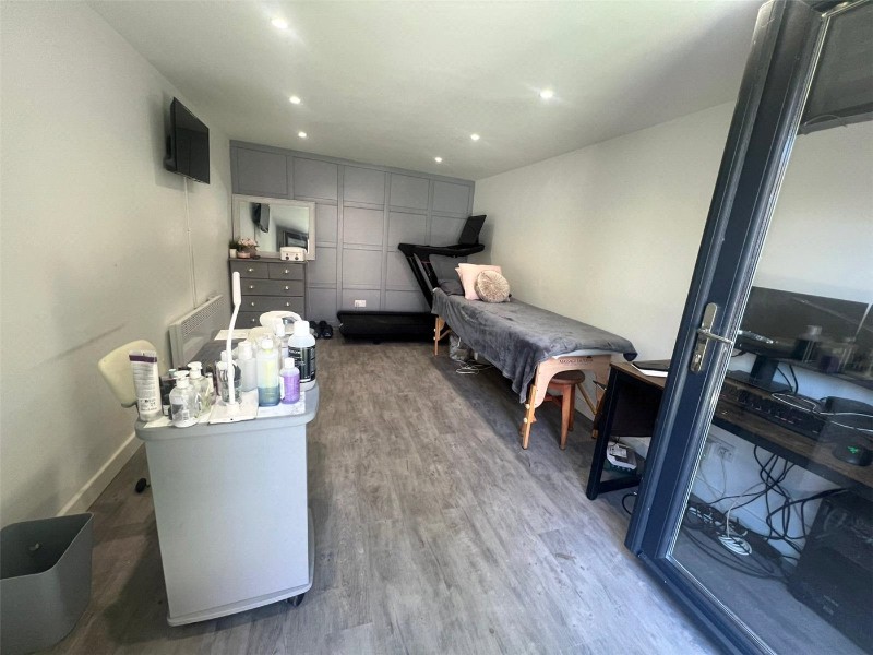 Cedar Road East, Northampton, Northamptonshire, NN3