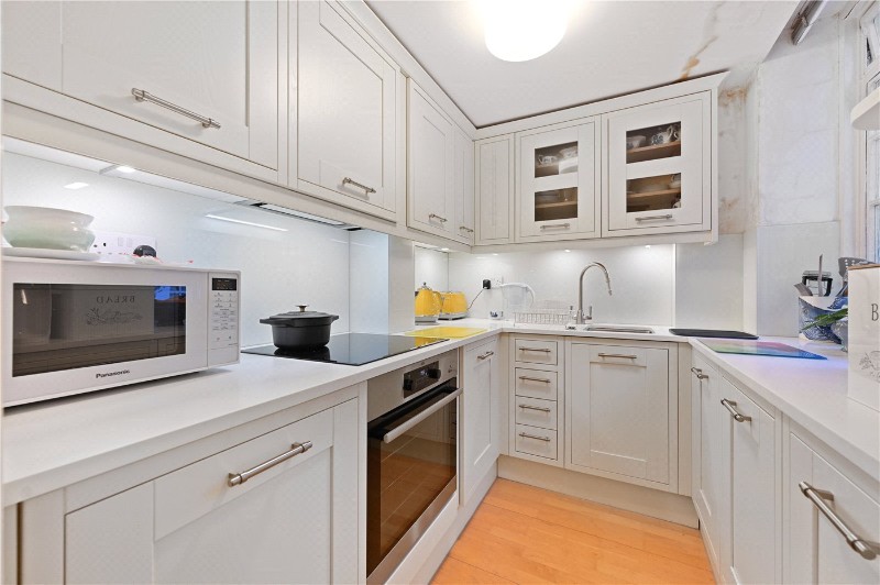 Vicarage Court, Vicarage Gate, London, W8