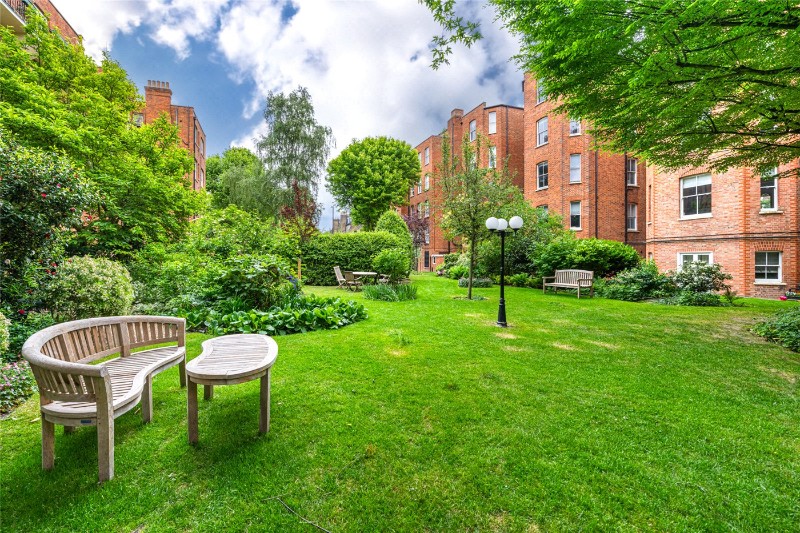 Ashworth Mansions, Elgin Avenue, London, W9