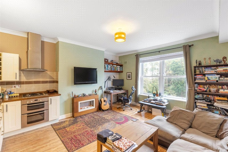 Thicket Road, London, SE20