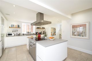 Holmbush Road, London, SW15