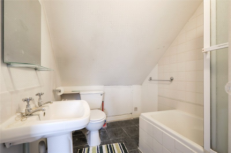 Gunnersbury Avenue, London, W5