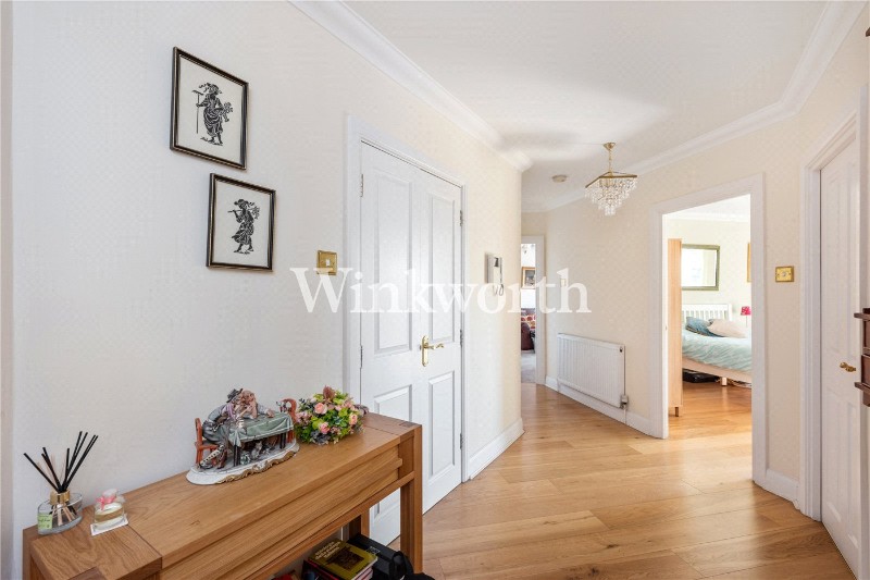 Aldermans Hill, London, N13