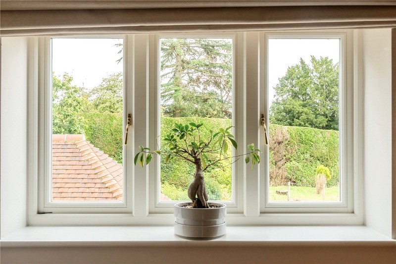 East Bridge Close, Tilford, Farnham, Surrey, GU10