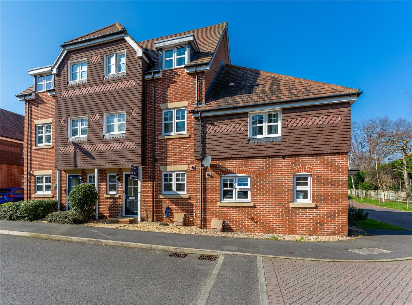 4 bedroom property for sale in Gomer Road, Bagshot, GU19 (Ref BGS210165) £479,950